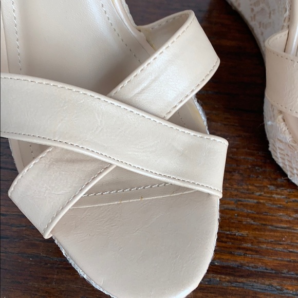 Charlotte Russe Nude Wedge Lace Size 10 - Picture 9 of 16